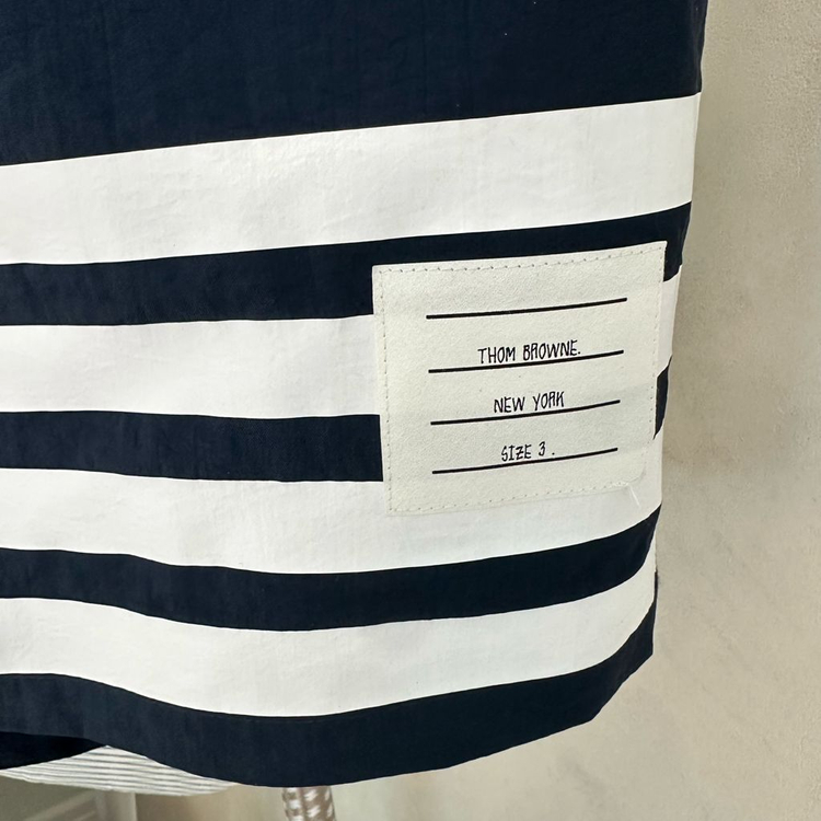 톰브라운 반바지 3사이즈 이미지