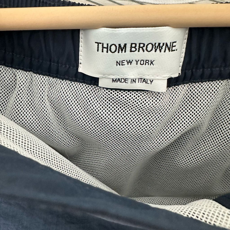 톰브라운 반바지 3사이즈 이미지