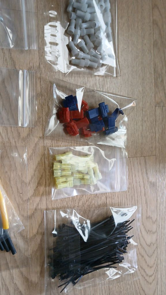 전선 관련 공구 수공구 자재(케이블 타이, 전선 연결 단자, 수축튜브, 압착 단자 등) - 광주광역시 이미지