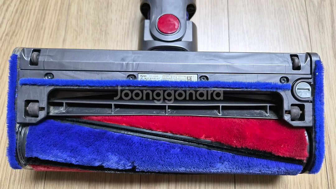 깨끗하게 세척한 다이슨 무선 청소기 V8(24분 연속동작)--6