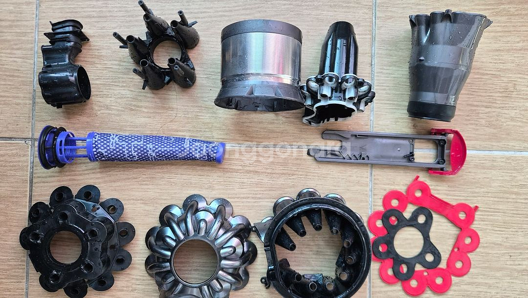 깨끗하게 세척한 다이슨 무선 청소기 V8(24분 연속동작)--8