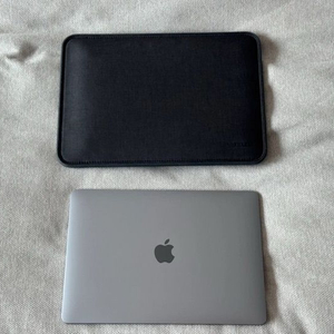 맥북에어m1 13인치 스페이스 그레이(깔끔한 영문키보드) + 인케이스 파우치
