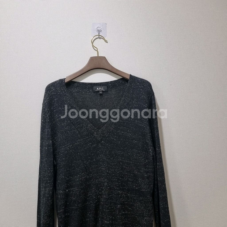 A.P.C. 아페쎄 블랙 글리터 V넥 루즈핏 니트 (M)--1
