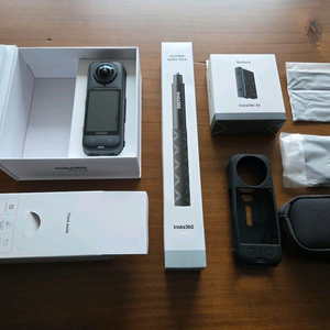 인스타360x5 베터리2개 셀피스틱1개 셋트 판매