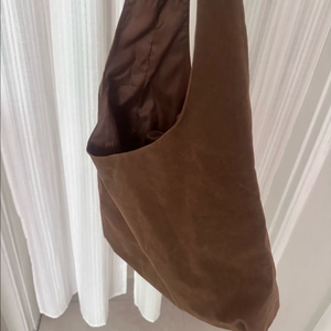 브라운 스웨이드 숄더백 호보백