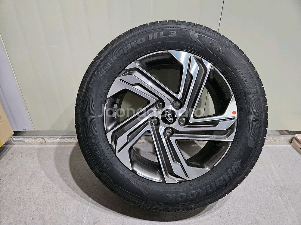 싼타페 18인치 휠타이어 세트--2