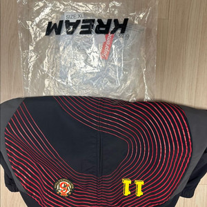 24fw 슈프림 s로고 블랙 xl 사이즈 한번착용한 제품 팝니다