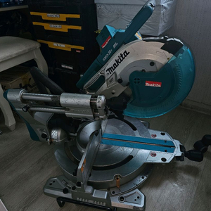 마끼다슬라이딩 각도절단기DLS111 이미지