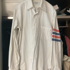 톰브라운 4선완장 셔츠