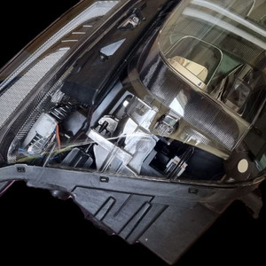 2021년식 싼타페 순정 라이트(조수석)