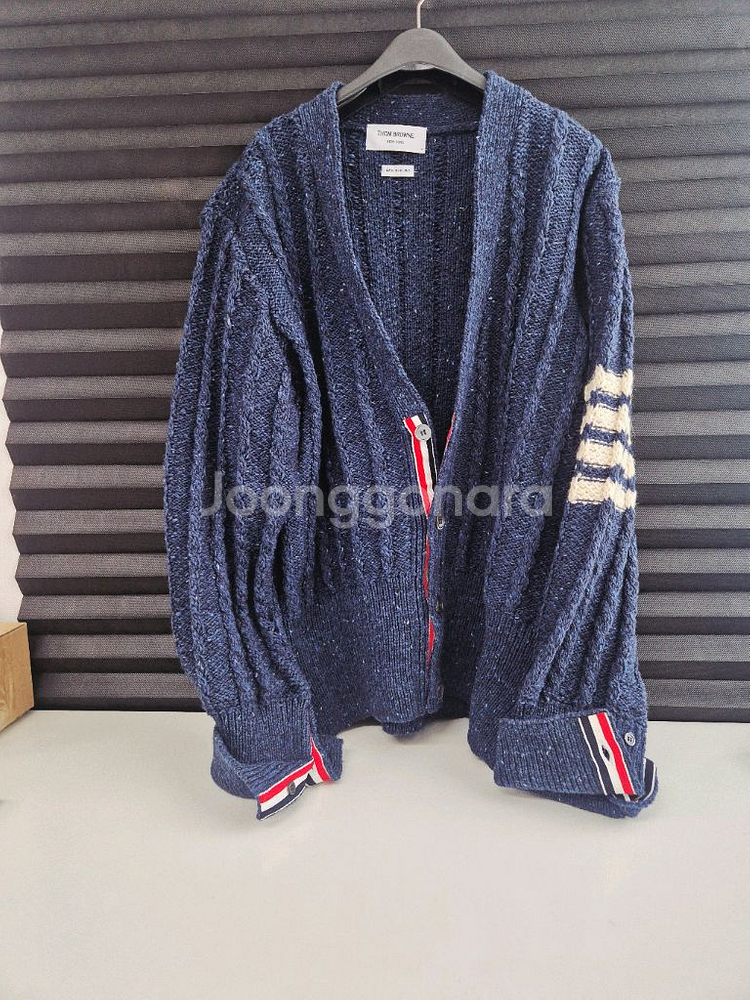 톰브라운 케이블 니트 가디건 네이비 4사이즈 (새상품급)--0