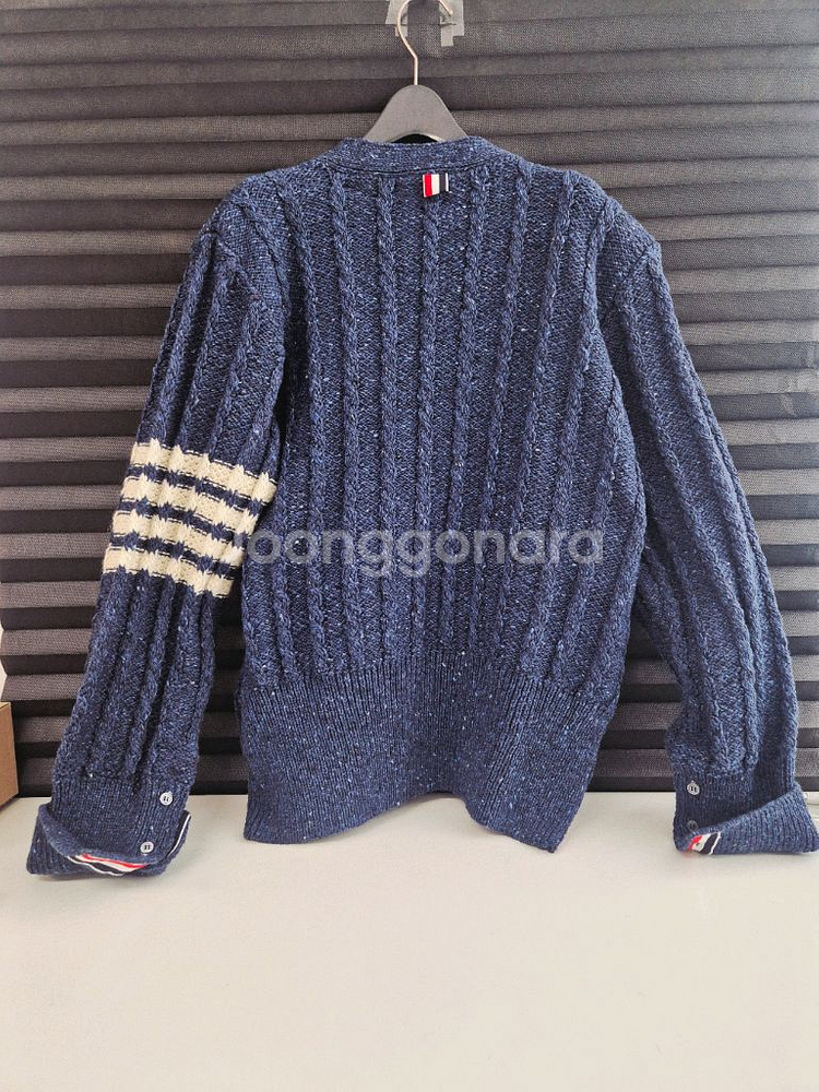 톰브라운 케이블 니트 가디건 네이비 4사이즈 (새상품급)--1
