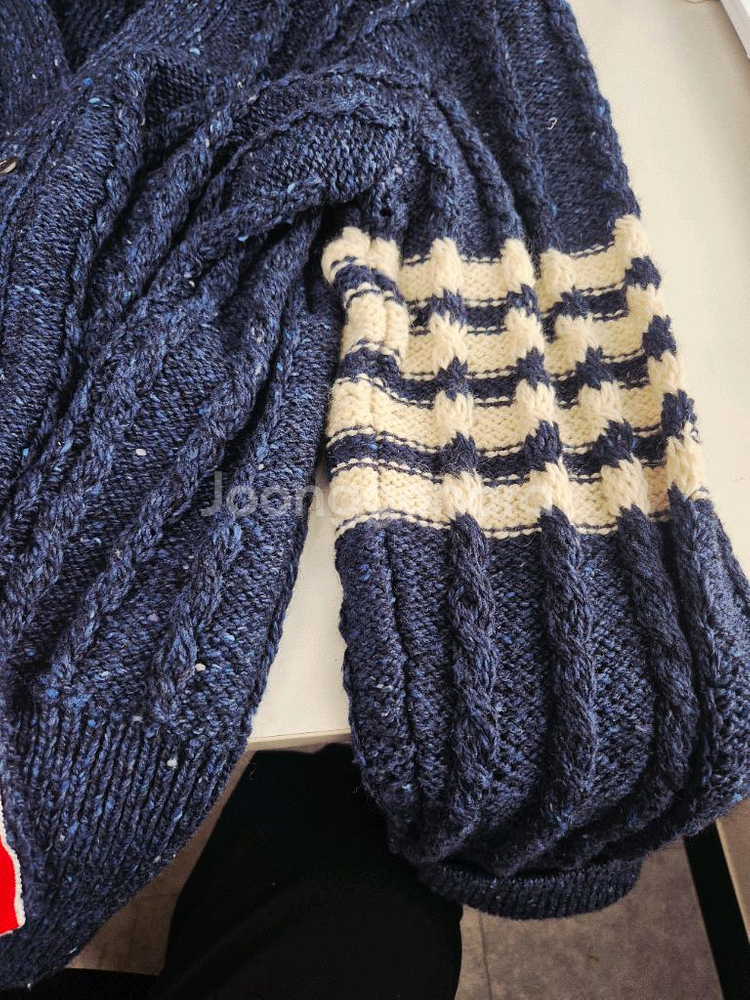 톰브라운 케이블 니트 가디건 네이비 4사이즈 (새상품급)--7