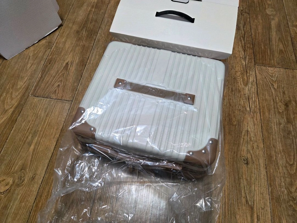 [새상품] 16인치 여행 가방 + 여행용 워시 파우치 이미지