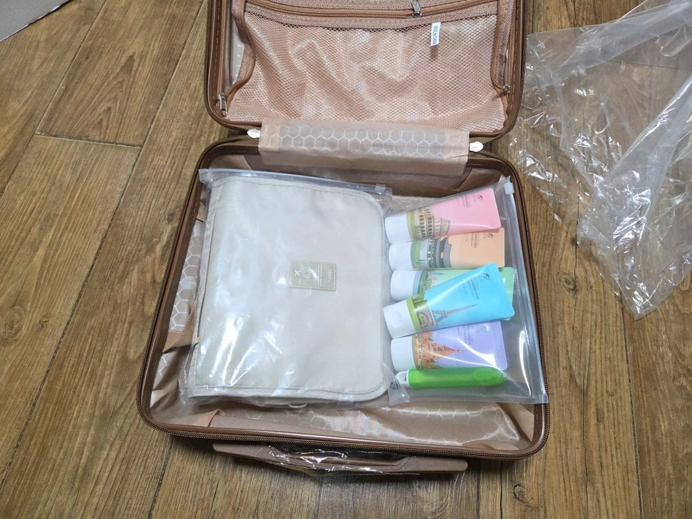 [새상품] 16인치 여행 가방 + 여행용 워시 파우치 이미지