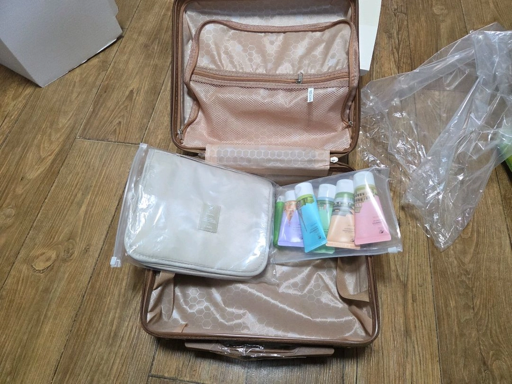 [새상품] 16인치 여행 가방 + 여행용 워시 파우치 이미지