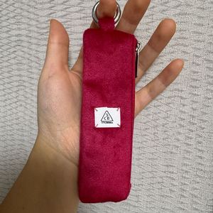 3CE 벨벳 키링 립 파우치