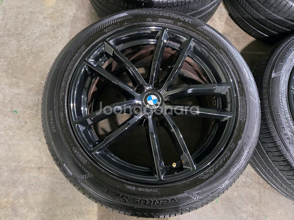Bmw G30 5시리즈 662M 블랙 18인치 휠타이어--2