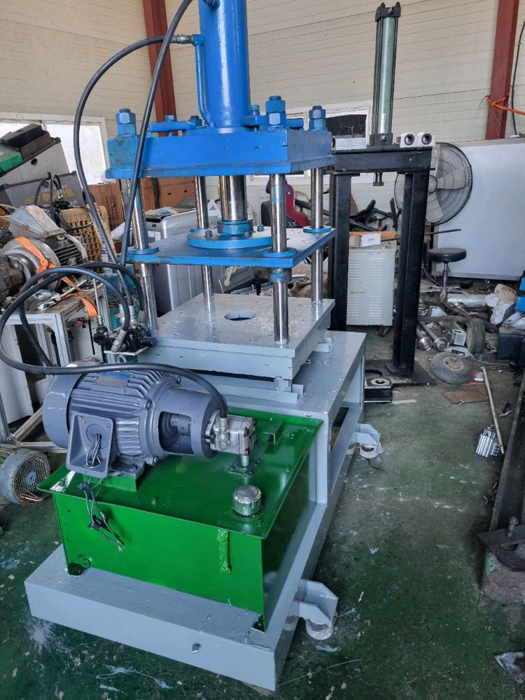 4주식 유압프레스 이미지