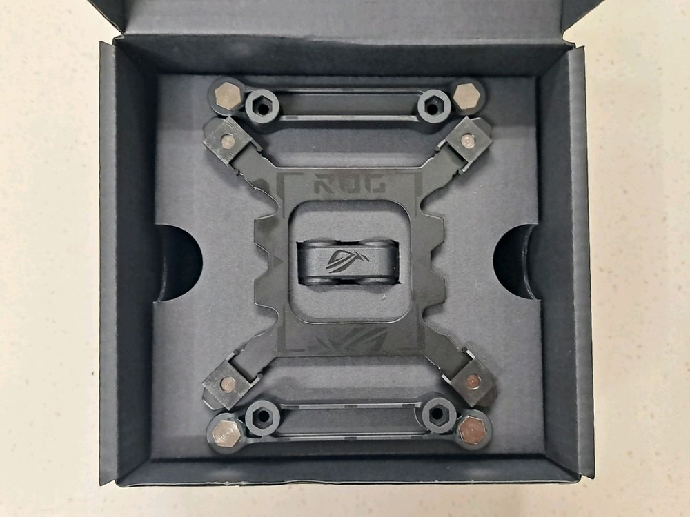 ASUS ROG RYUO IV SLC 360 ARGB--9