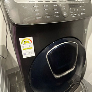 삼성 플렉스워시 세탁기 WV24N9670KV 모델입니다