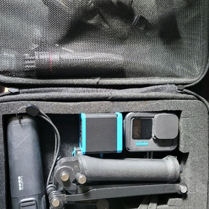 고프로 히어로 10+볼타 보조배터리 판매 합니다