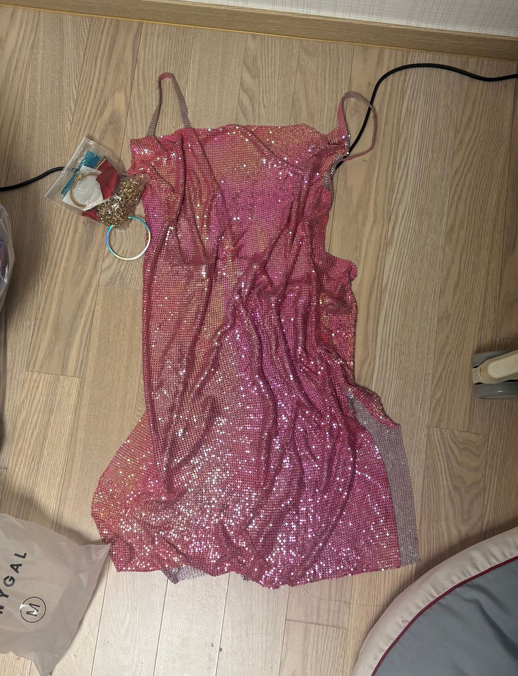 롤 캐릭터 코스프레 의상 세트 (시네마틱 아리, kda 등등) 4가지 이미지