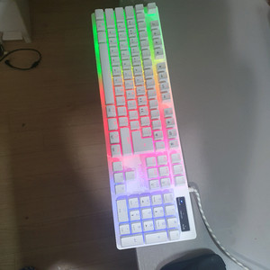 키감좋은 게이밍키보드 동시입력 키보드 잘작동