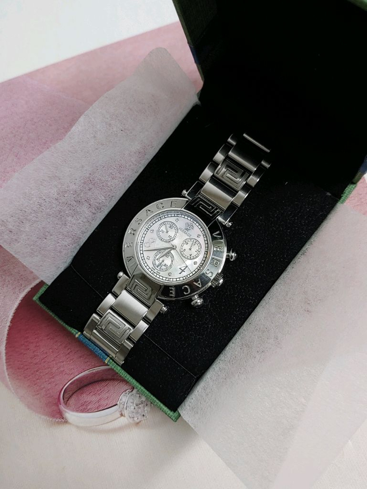 베르사체 다이아 자개판 크로노메탈시계(공용) 이미지