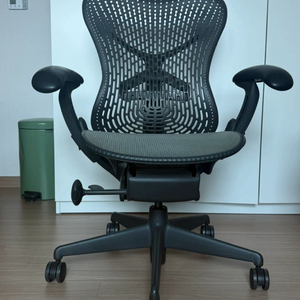 허먼밀러 에어론 체어 B사이즈