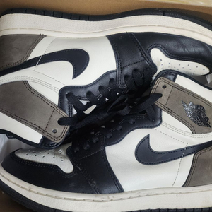 1회착 비브람 조던 1 하이 블랙 모카 265 다크모카