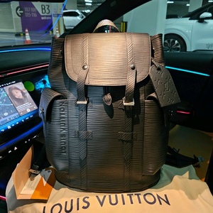 루이비통 퍼렐 크리스토퍼 백팩MM 신형 25년1월 (새상품)
