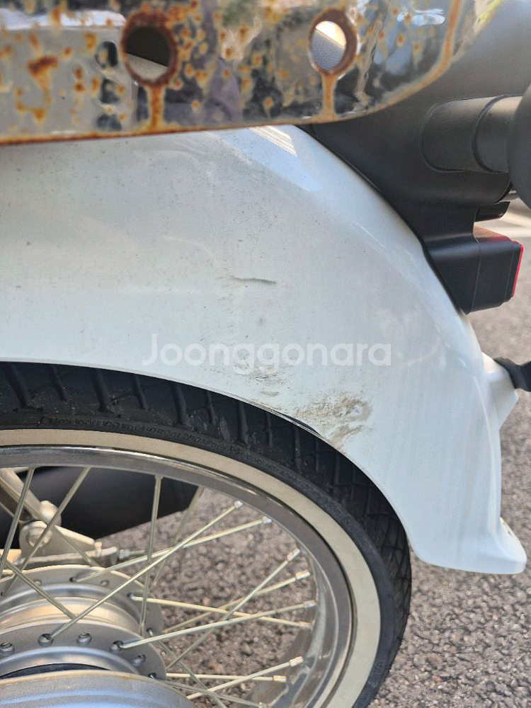 혼다 슈퍼커브 23년식 짧은 키로수 팝니다--5