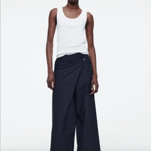 COS 애시메트릭 랩 트라우저 네이비 40