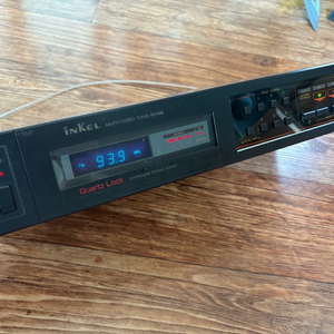 인켈 AM/FM 스테레오 튜너 TD130B