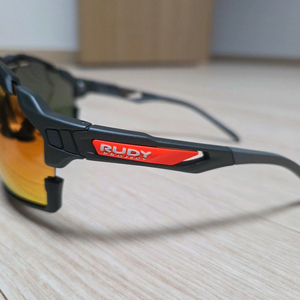 루디 컷라인 선글라스