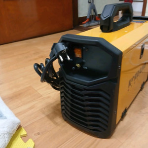 코리아나 MIG-200PRO 용접기