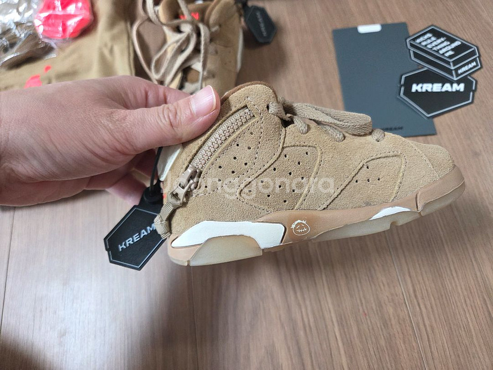 조던6 트래비스 스캇 토들러 브리티쉬 카키 아동화 140--4