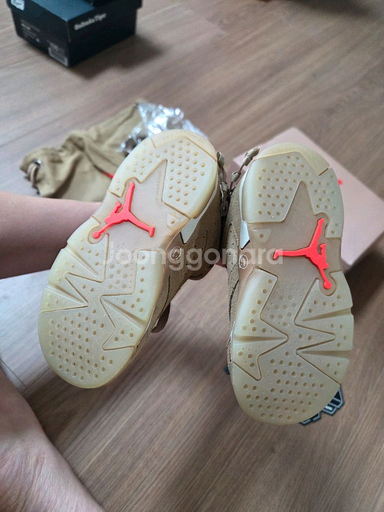 조던6 트래비스 스캇 토들러 브리티쉬 카키 아동화 140--6