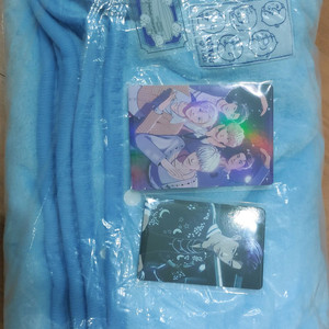 플레이브 고척돔 콘서트 특전 플리존 굿즈 담요 포카 스티커 미개봉 이미지