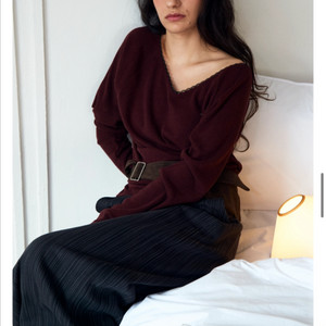 Mizyu_Camilla Angora V-neck Knit