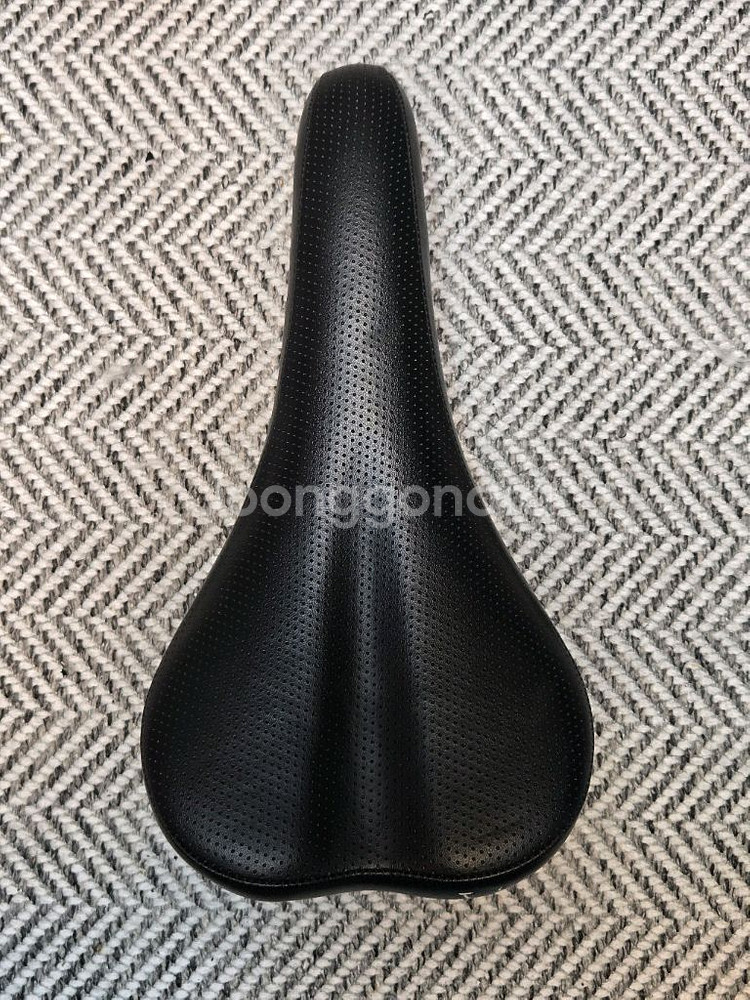 브롬톤 순정 안장 (택포)--0