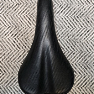 브롬톤 순정 안장 (택포)