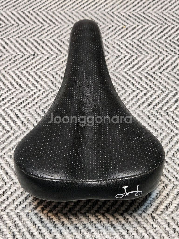 브롬톤 순정 안장 (택포)--1