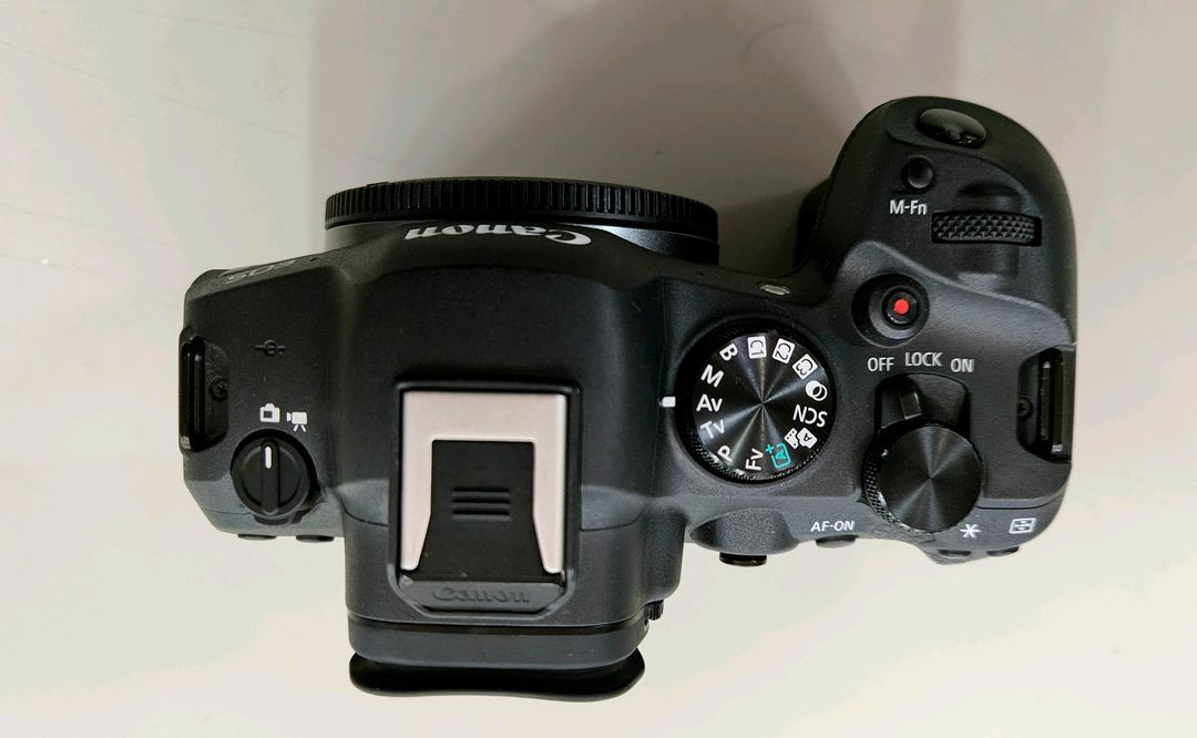 캐논 풀프레임 미러리스 R6m2 EOS R6 Mark II 알육막투 이미지