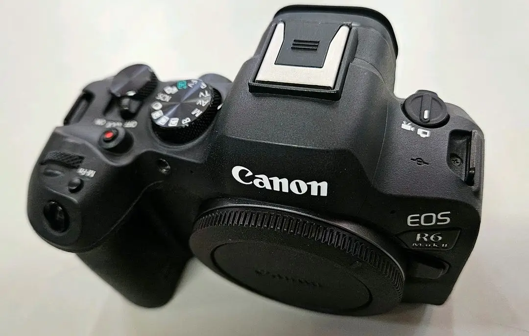 캐논 풀프레임 미러리스 R6m2 EOS R6 Mark II 알육막투 이미지