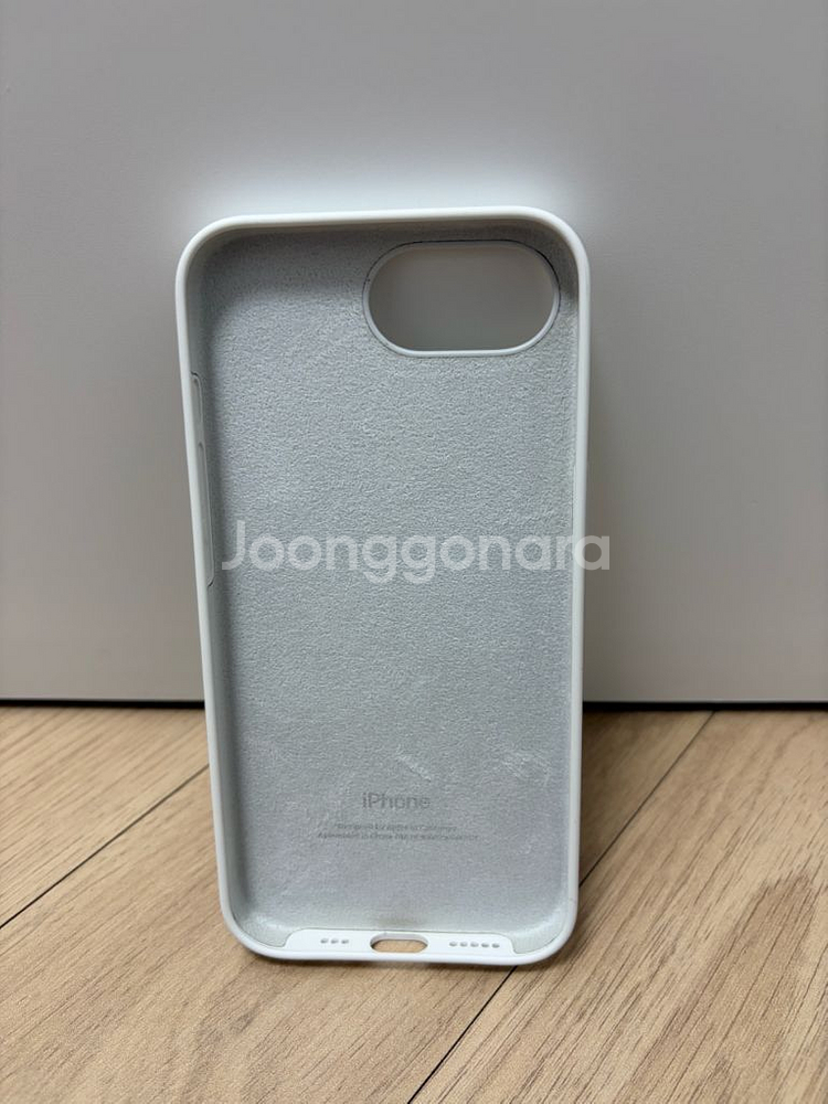 애플 정품 실리콘 케이스 아이폰16e--1