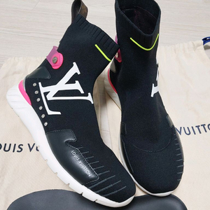 (정품)새상품 루이비통 로고 큐빅 삭스러너 여성 스니커즈