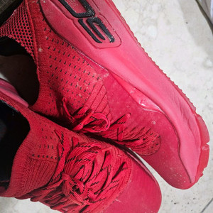 커리 농구화 팝니다