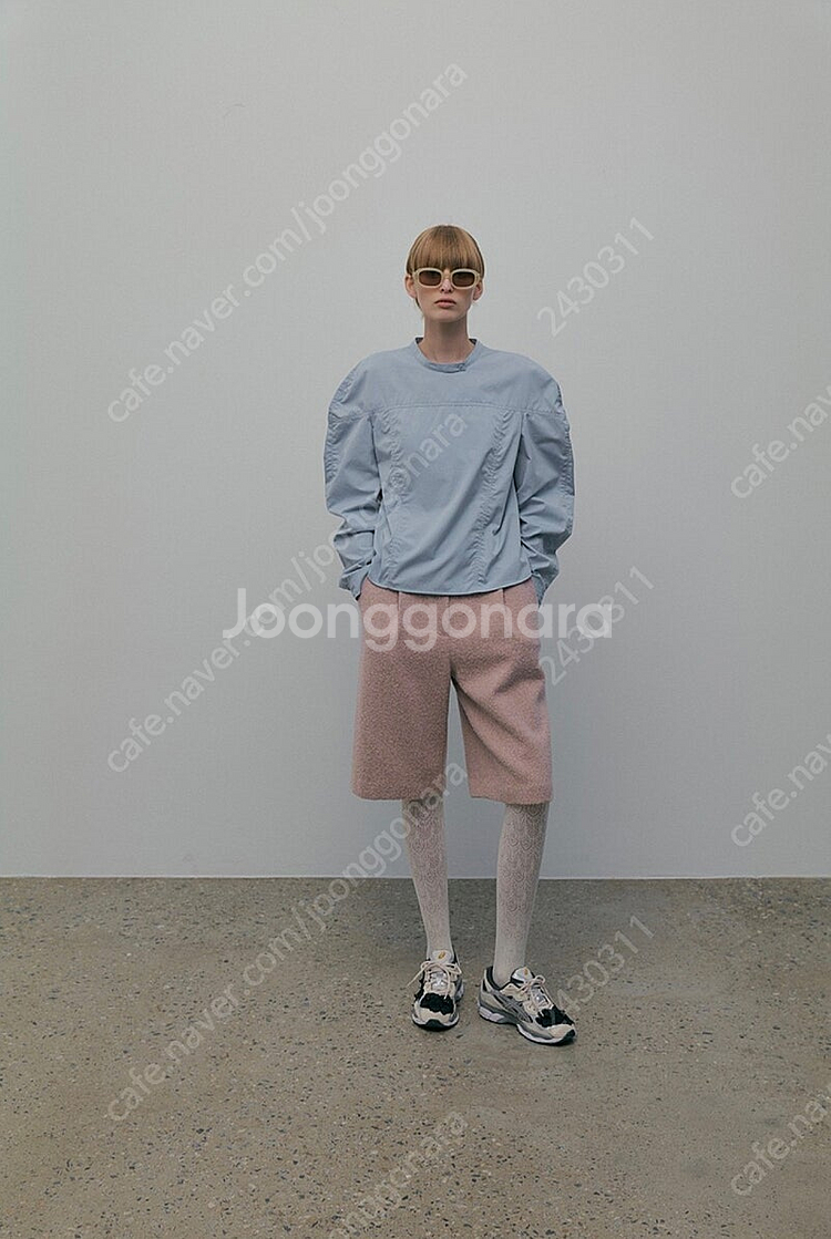 오버듀플레어 클래식 벌룬 블라우스 페일 블루 컬러 cl--1